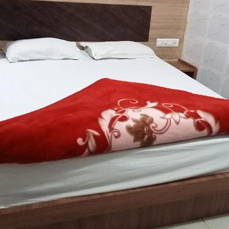 Hotel Shree Krishna 아흐메다바드 외부 사진