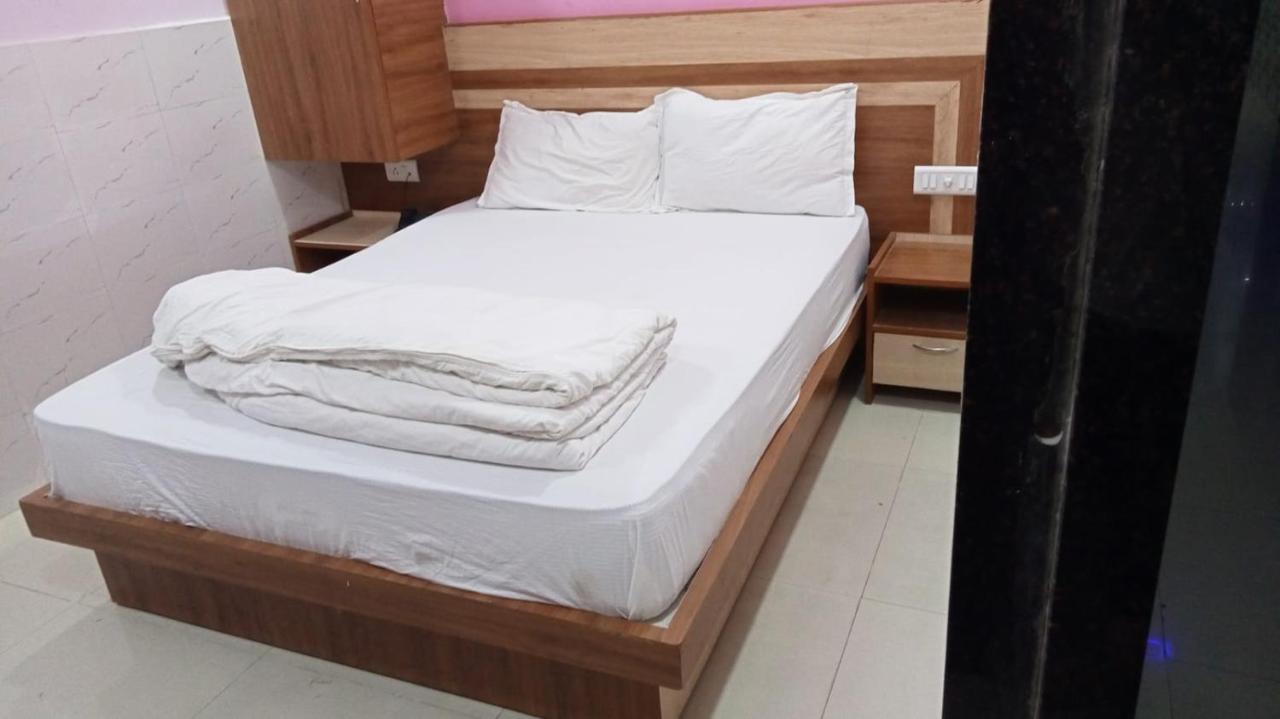 Hotel Shree Krishna 아흐메다바드 외부 사진