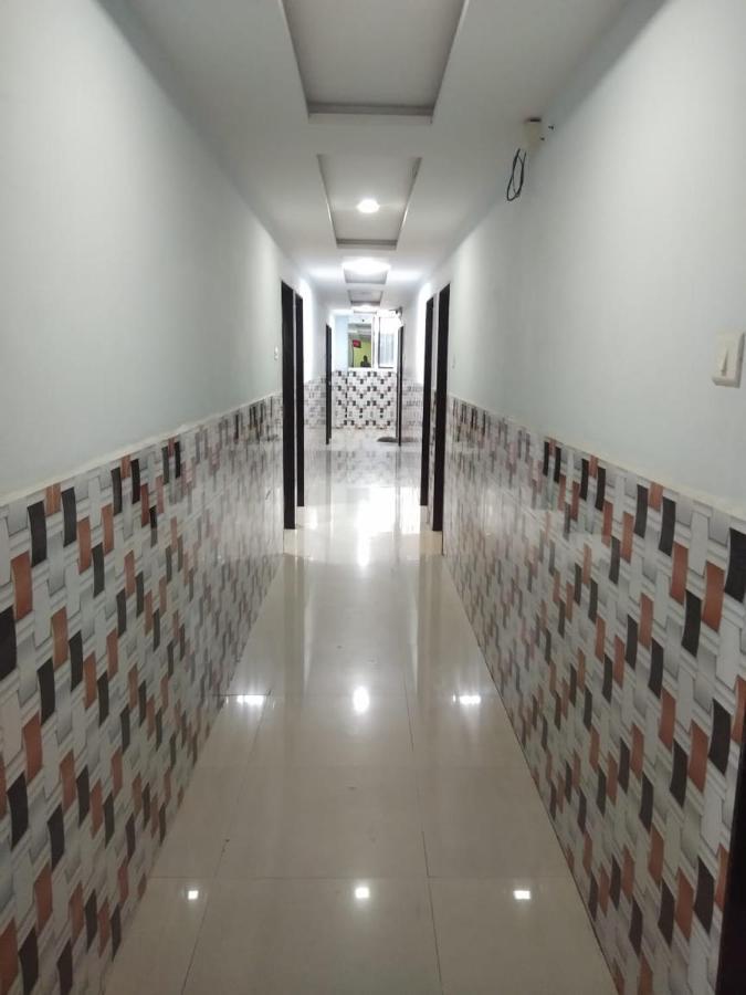 Hotel Shree Krishna 아흐메다바드 외부 사진