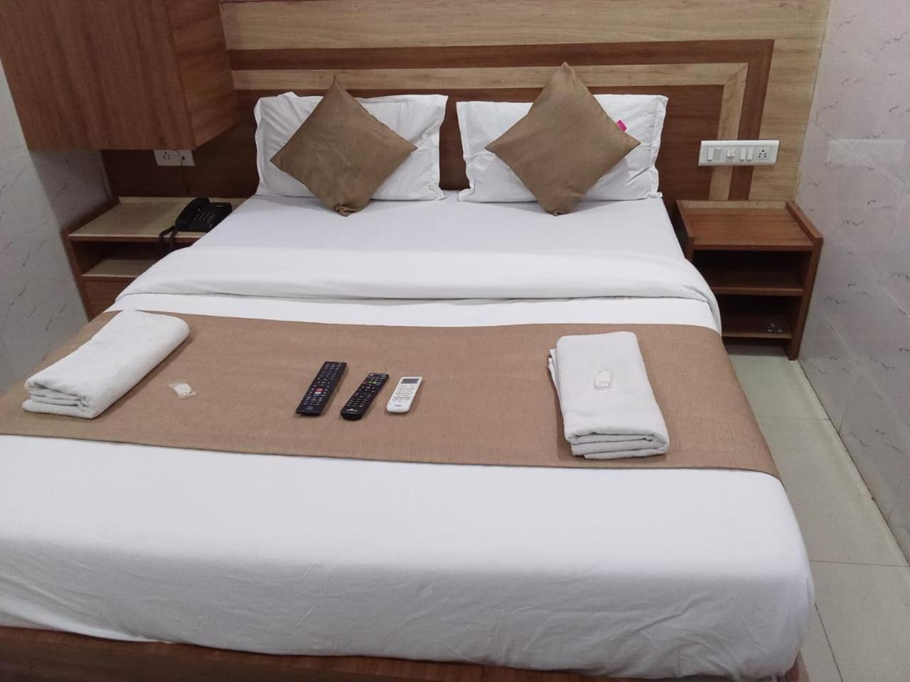 Hotel Shree Krishna 아흐메다바드 외부 사진